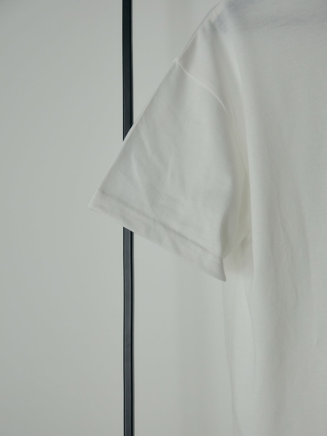 【cool touch】レースロゴ刺繍Tシャツ