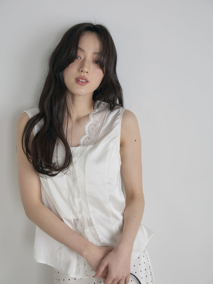 レーストリムサテンノースリトップス