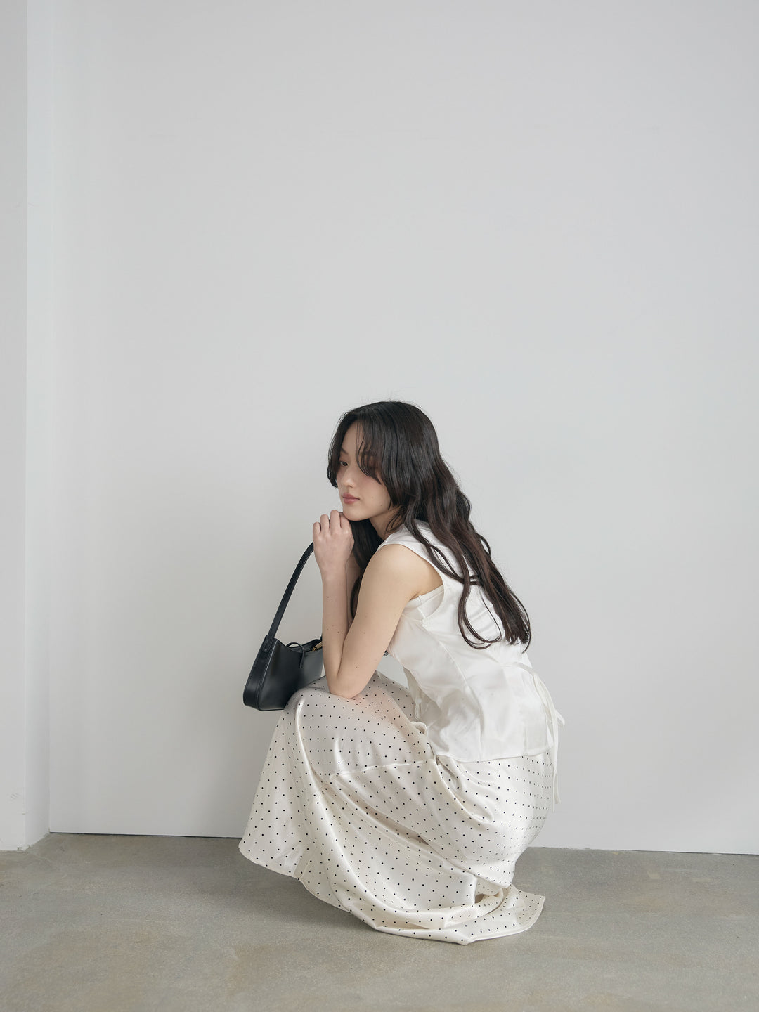 レーストリムサテンノースリトップス