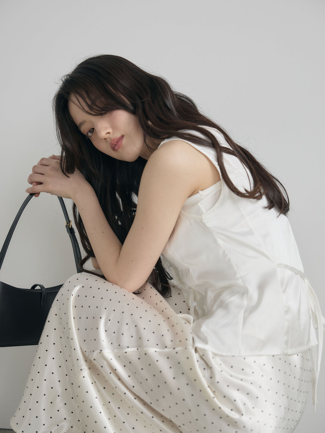 レーストリムサテンノースリトップス