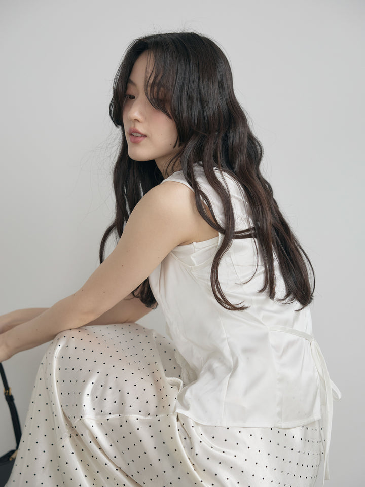 レーストリムサテンノースリトップス