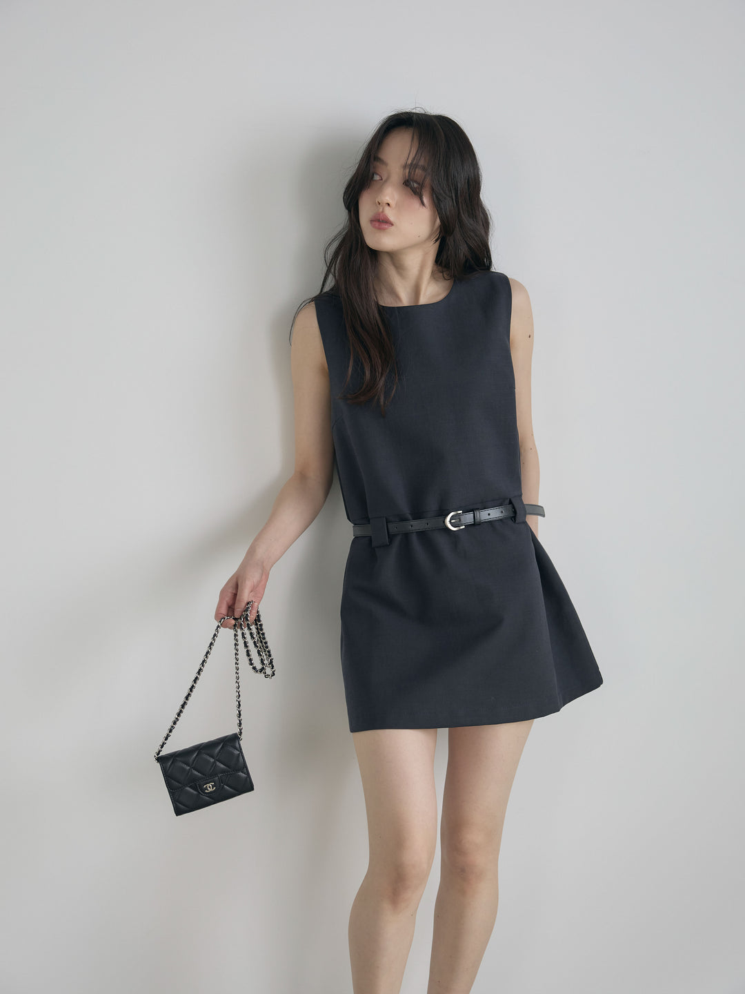 ノースリーブソリッドミニワンピース(ベルト付き)