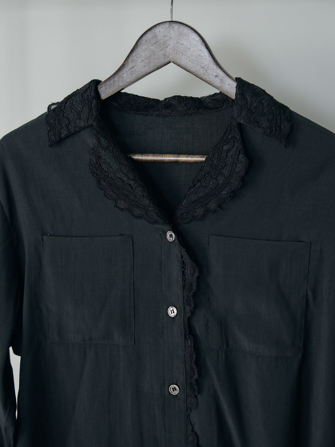 レース襟ダブルポケットソフトシャツ