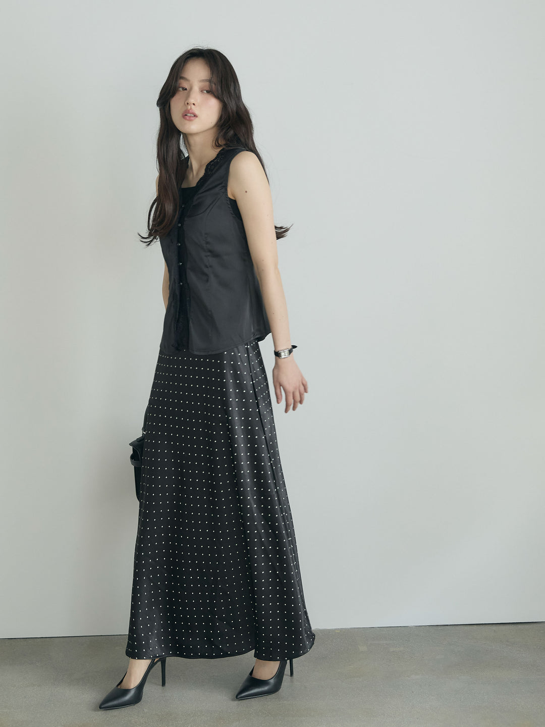 レーストリムサテンノースリトップス