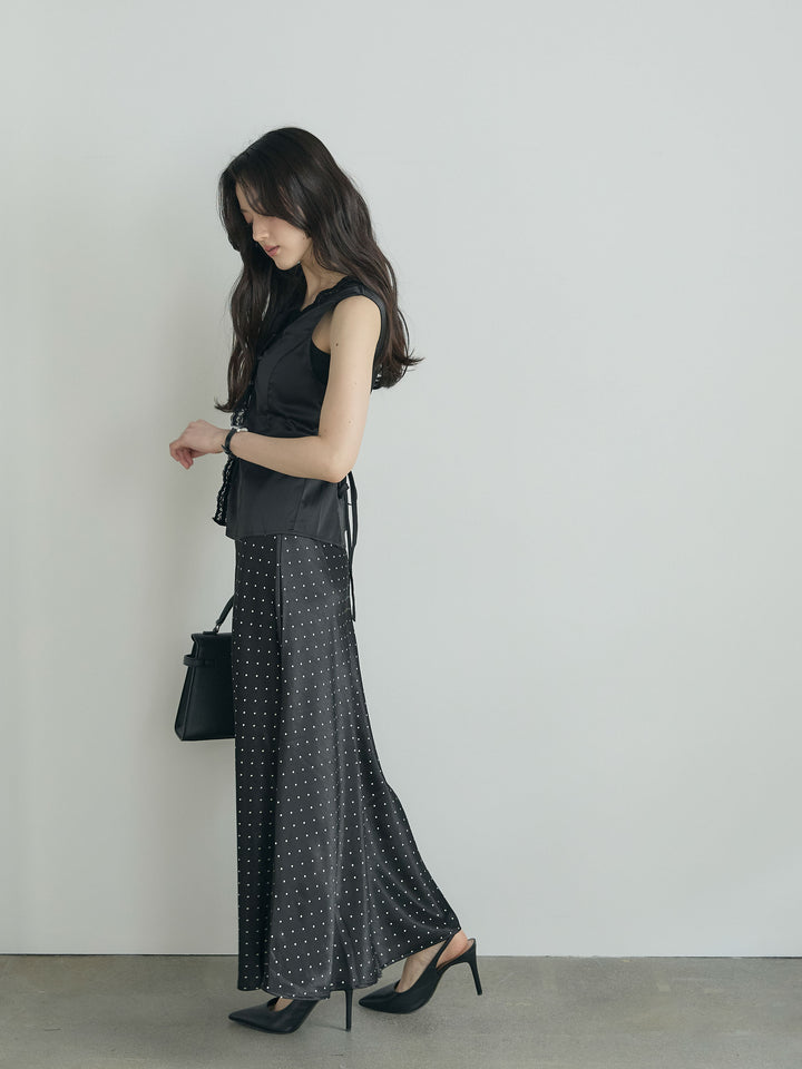 レーストリムサテンノースリトップス