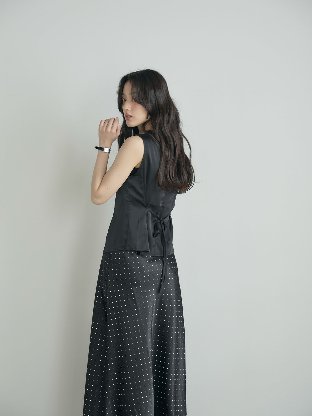 レーストリムサテンノースリトップス