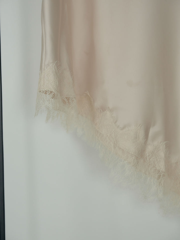 アシンメトリーレーストリムサテンスカート