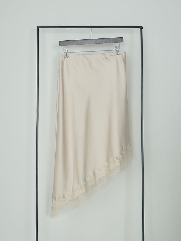アシンメトリーレーストリムサテンスカート