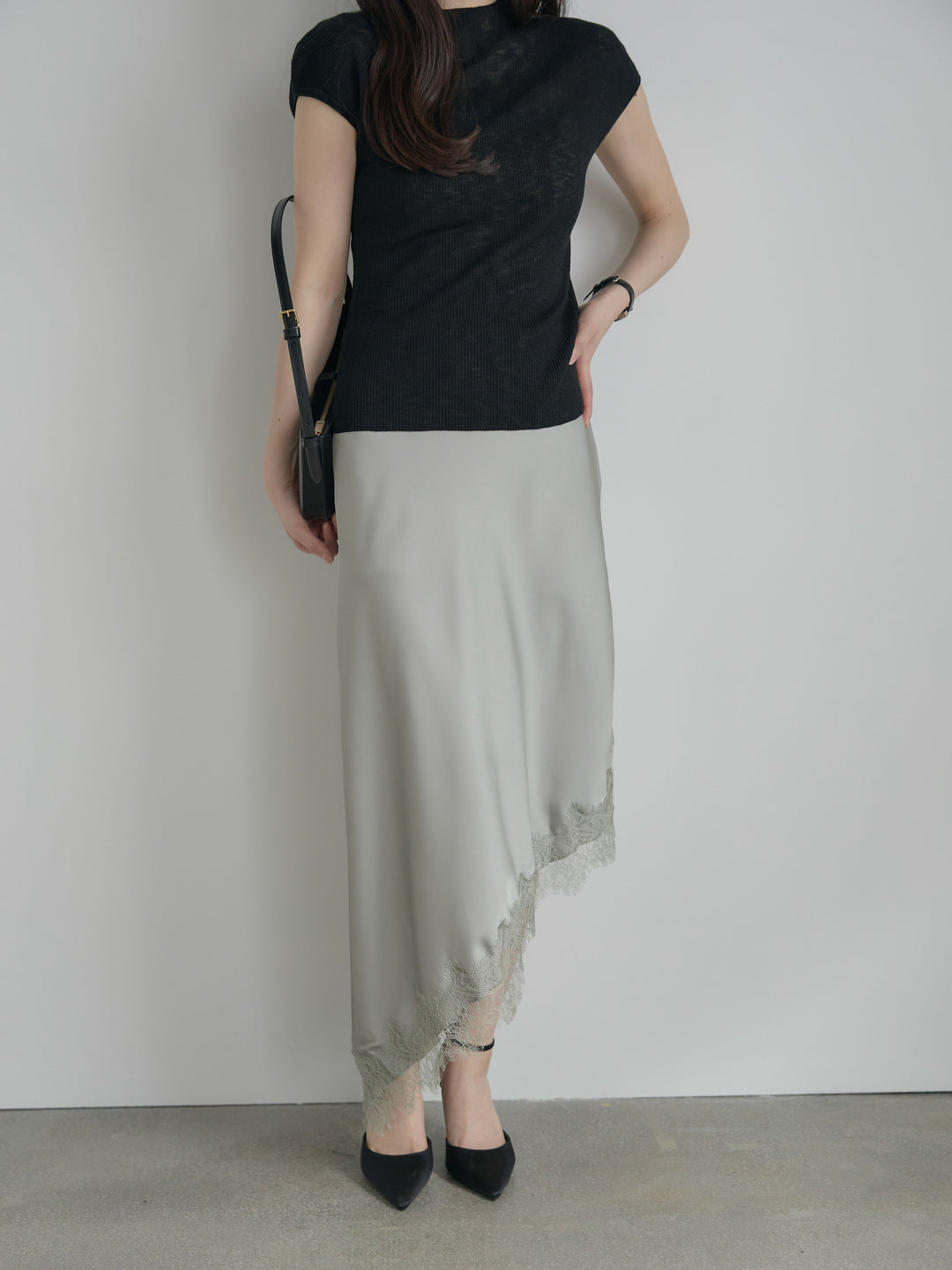 アシンメトリーレーストリムサテンスカート