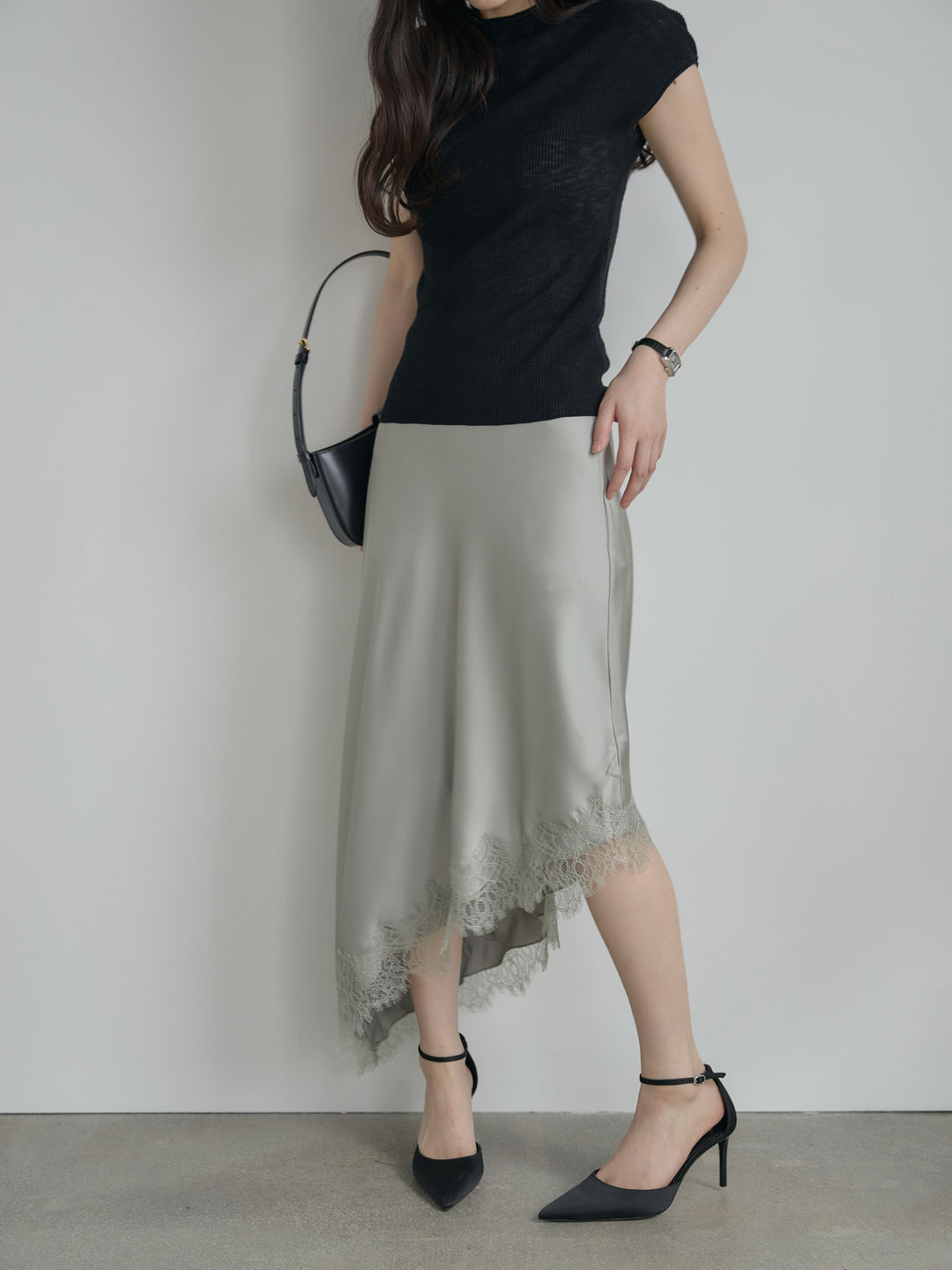 アシンメトリーレーストリムサテンスカート