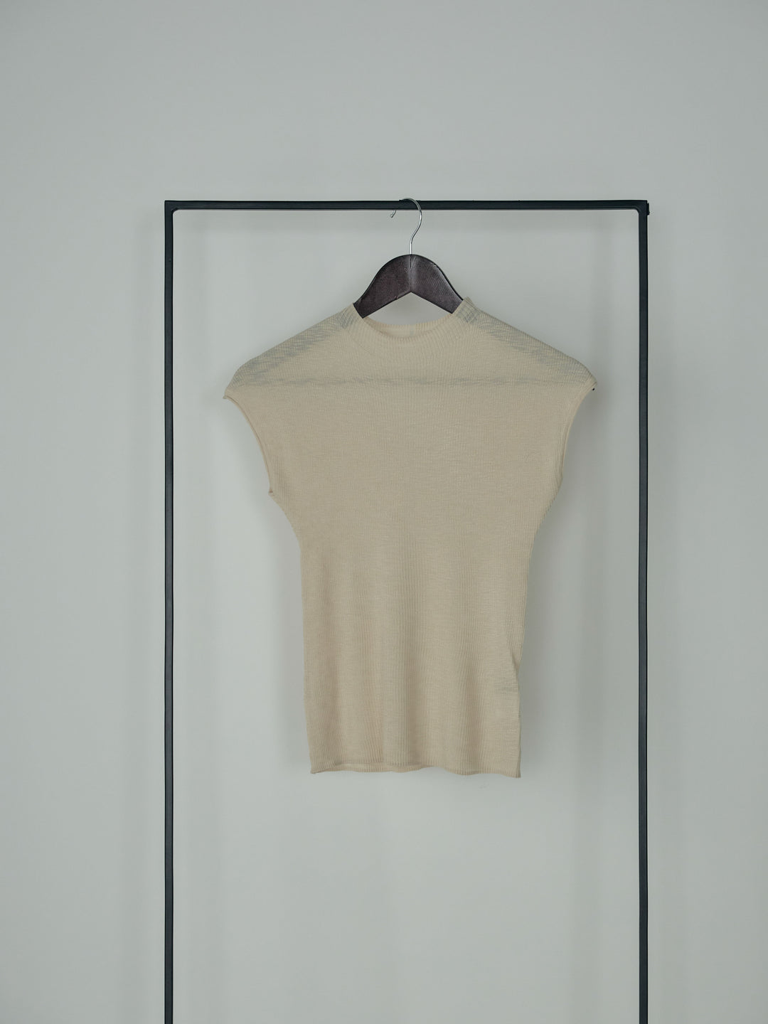 プチハイネックフレンチスリーブカットソー