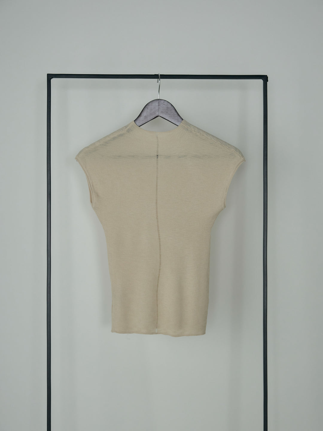 プチハイネックフレンチスリーブカットソー