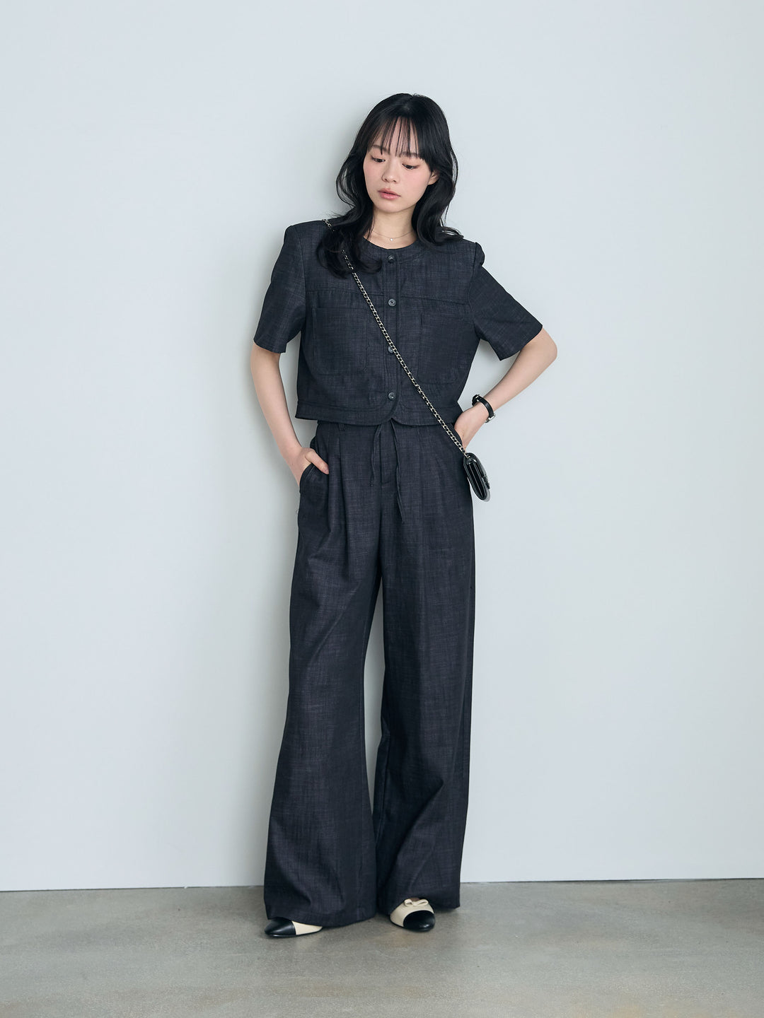 タックストレートパンツ