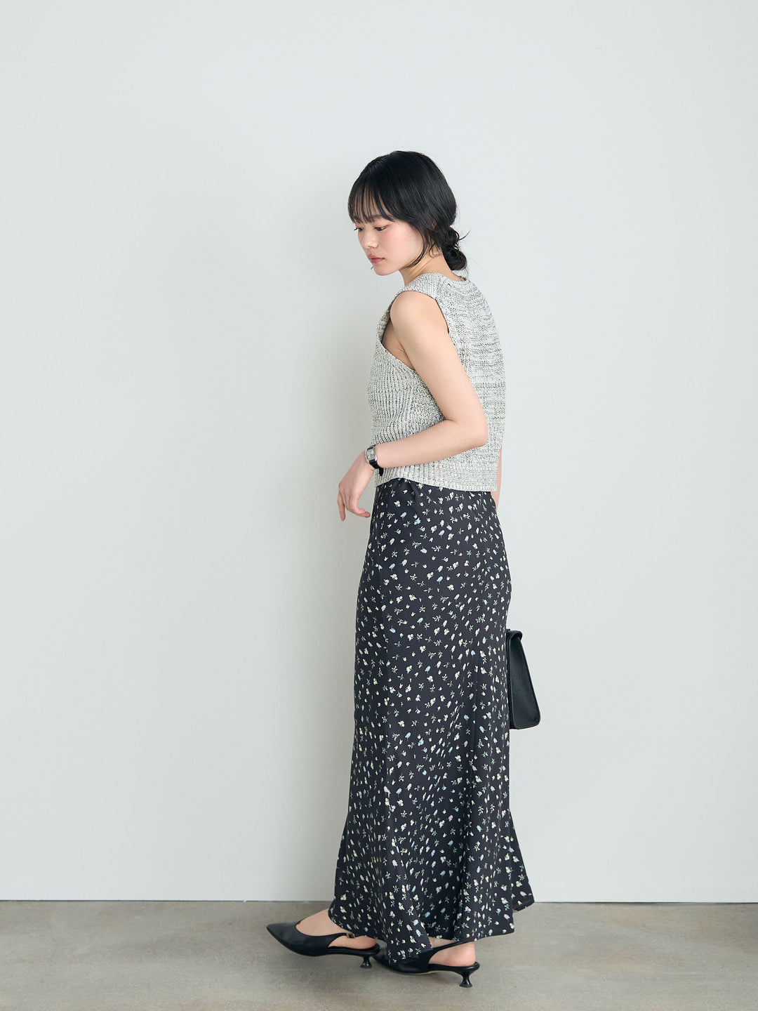 【SET】フロントボタンノースリニットベスト+【Essential】Wrap design satin mermaid skirt(2set)