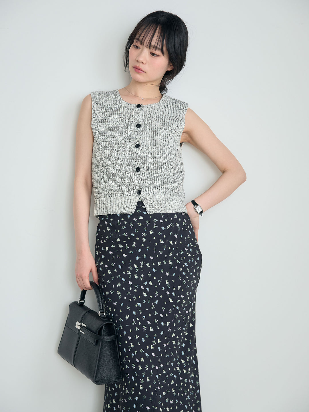 【SET】フロントボタンノースリニットベスト+【Essential】Wrap design satin mermaid skirt(2set)