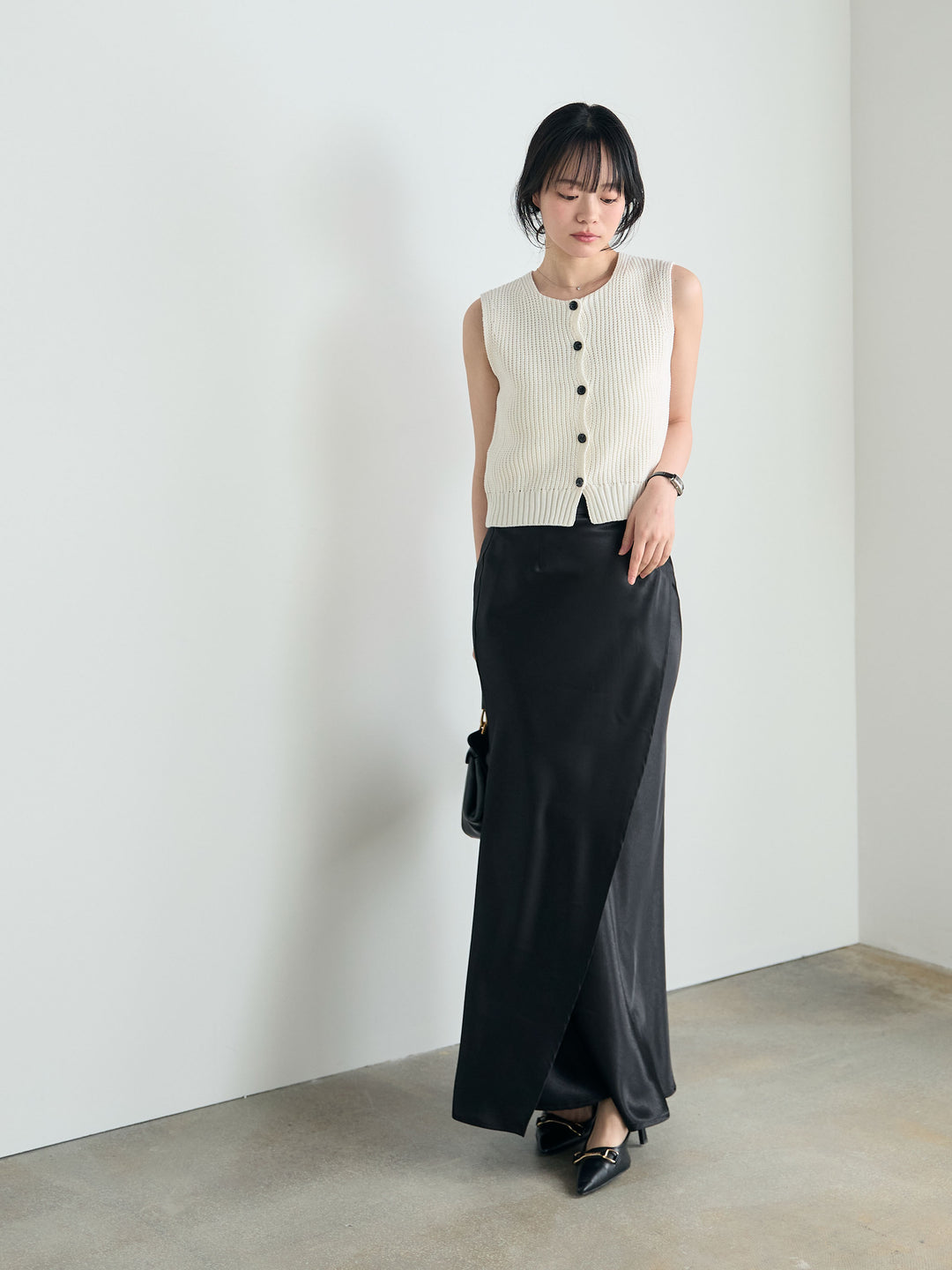 【SET】フロントボタンノースリニットベスト+【Essential】Wrap design satin mermaid skirt(2set)