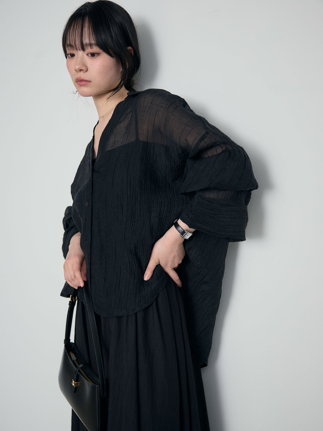 【SET】スキッパーシワ加工シアーシャツ+カップ付きリブドッキングフレアキャミワンピース(2set)