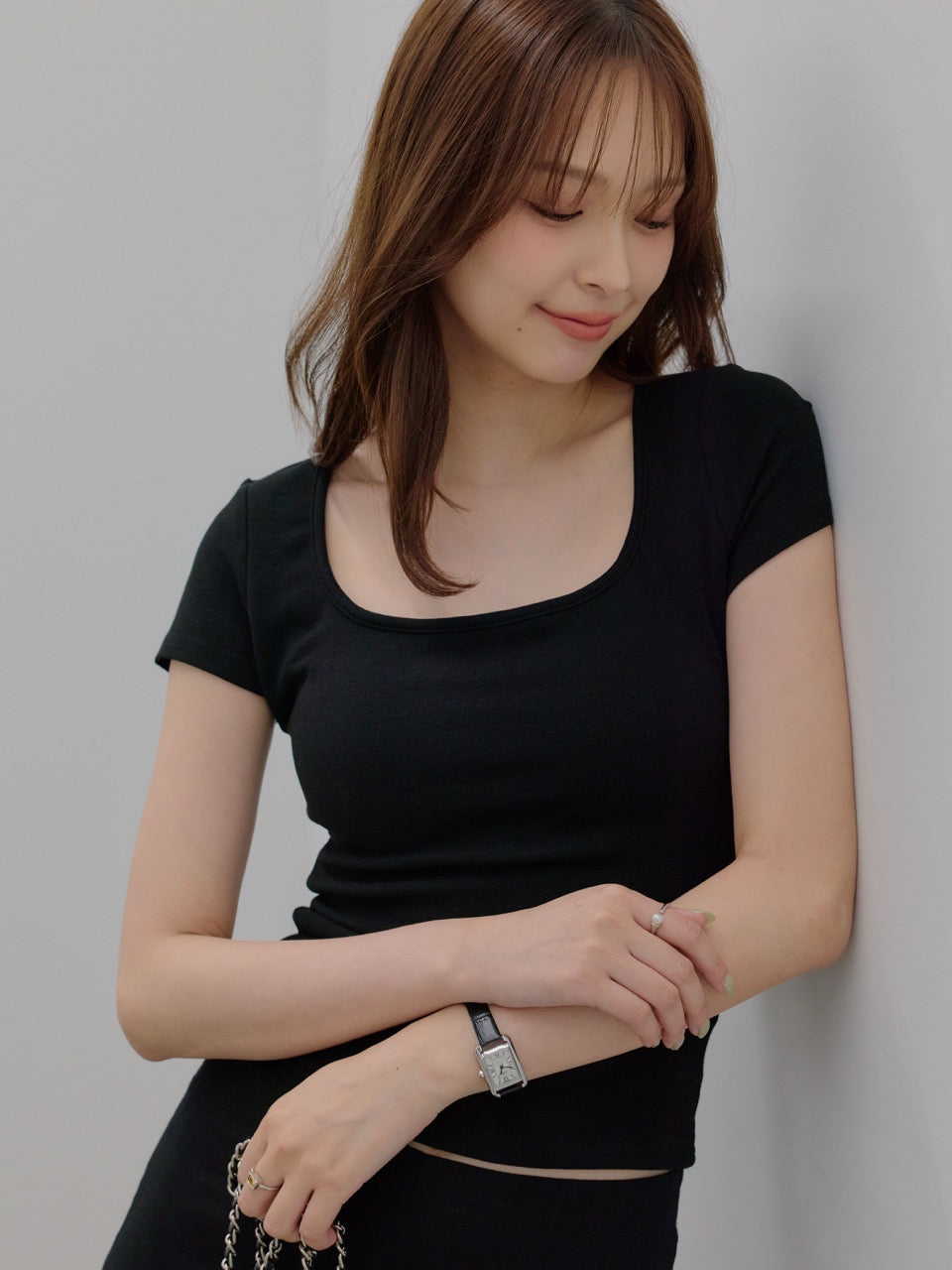 【SET】カップ付きスクエアネックTシャツ+フロントスリットレースドッキングローウエストスカート(2set)