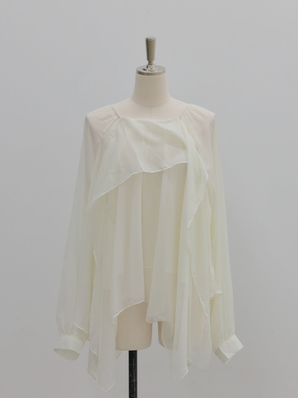 タイデザインクレープシフォンブラウス(ベルト付き)