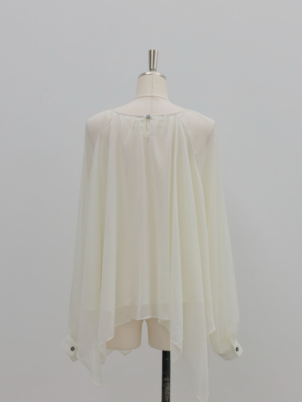 タイデザインクレープシフォンブラウス(ベルト付き)