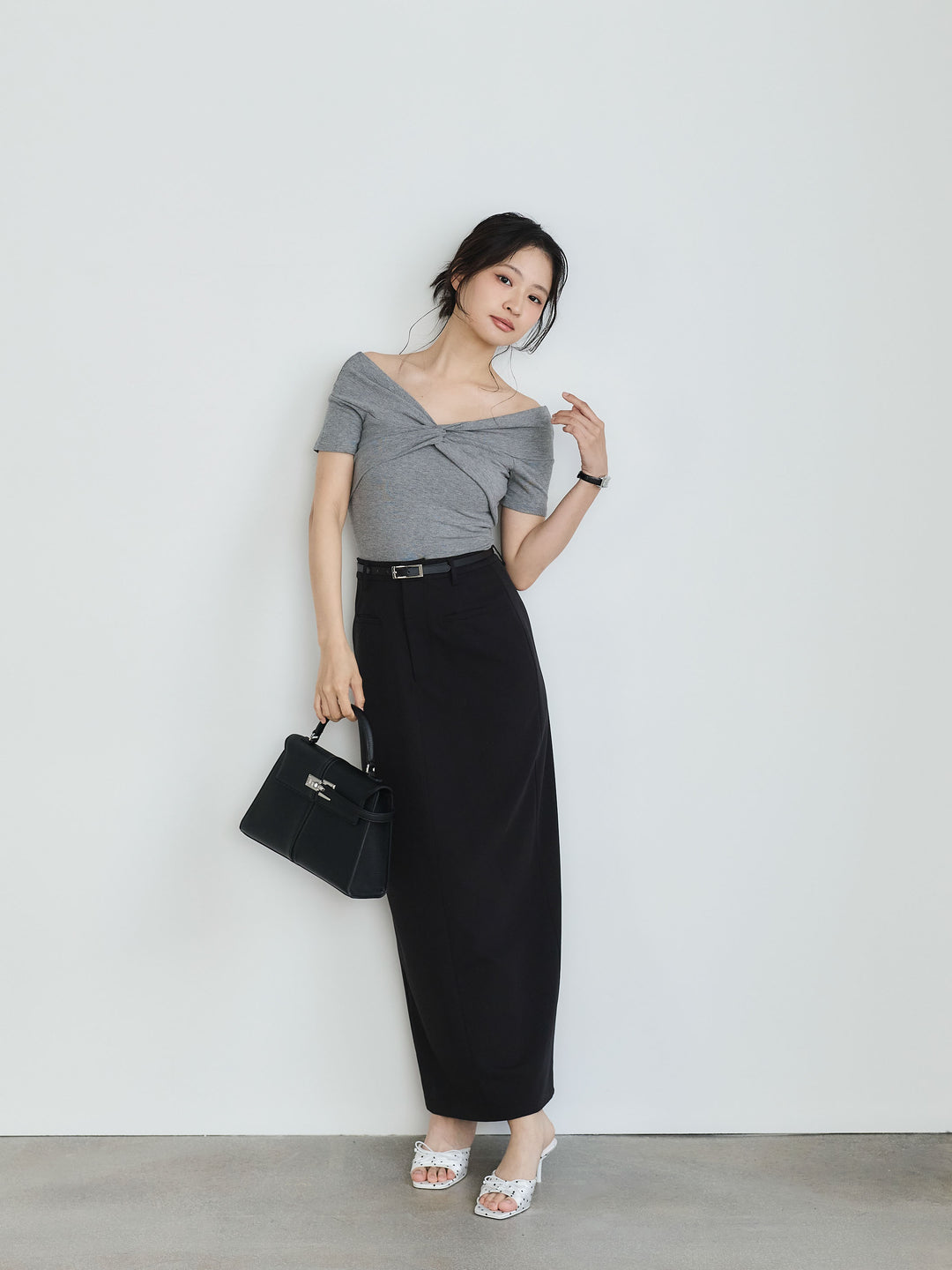 リボンライクオフショルダーTシャツ