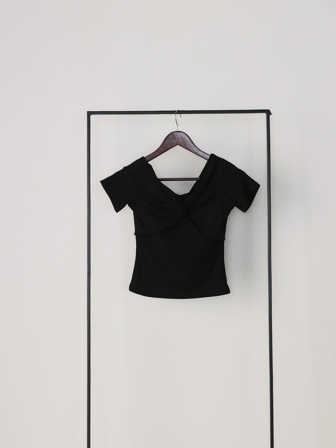 リボンライクオフショルダーTシャツ