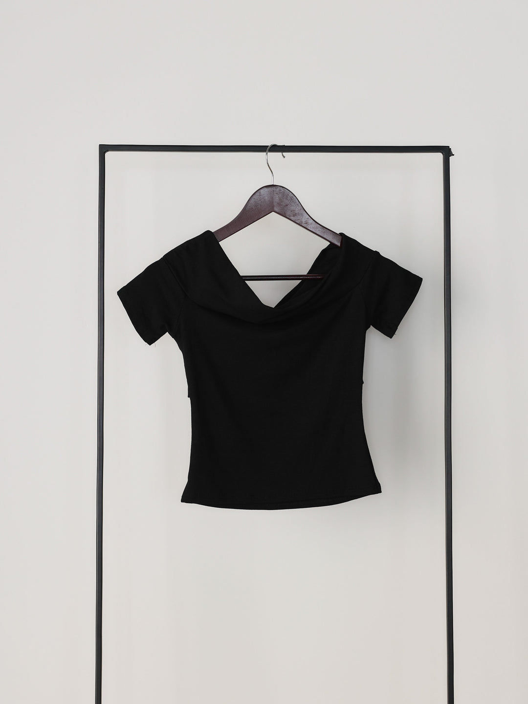 リボンライクオフショルダーTシャツ