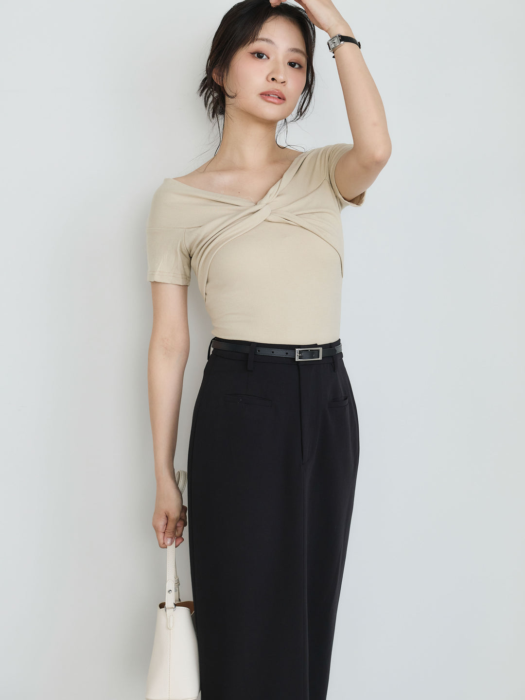 リボンライクオフショルダーTシャツ