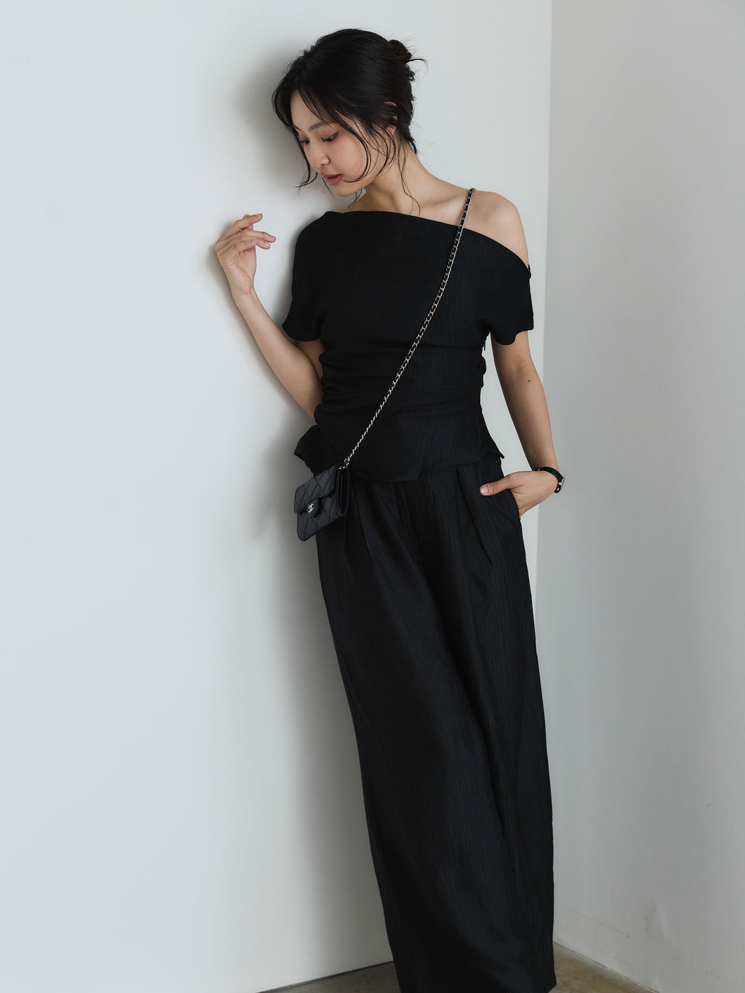 シワプリーツタックワイドパンツ