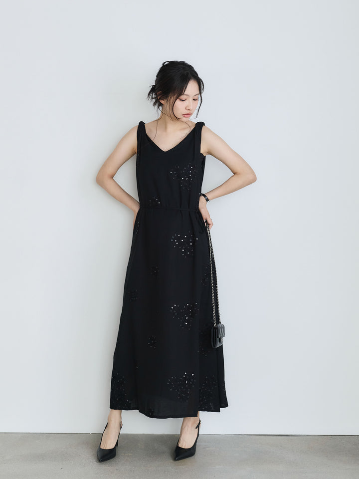スパンコールフラワー刺繍ツイストショルダーノースリーブワンピース