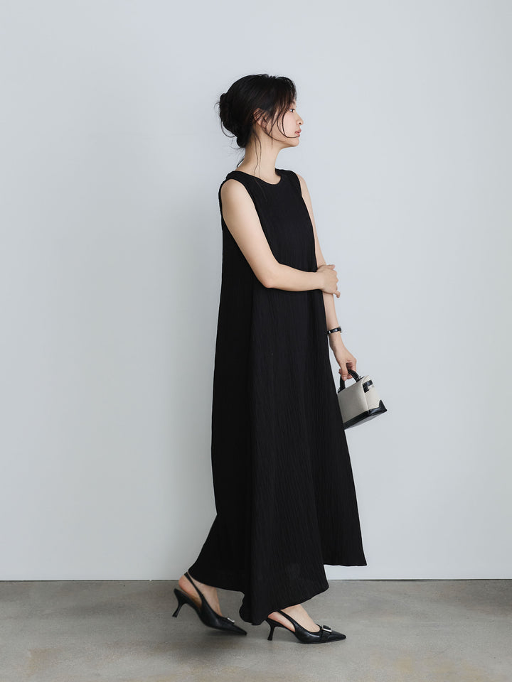 シワプリーツバックデザインノースリーブワンピース