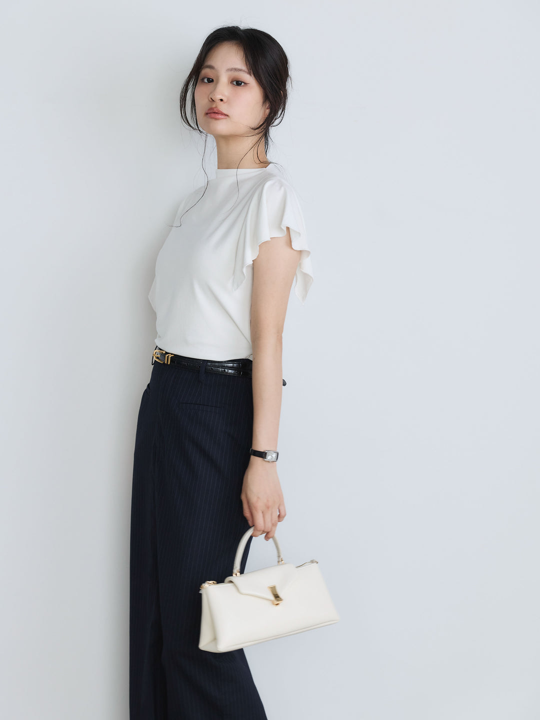 アシンメトリーフレアスリーブカットソー