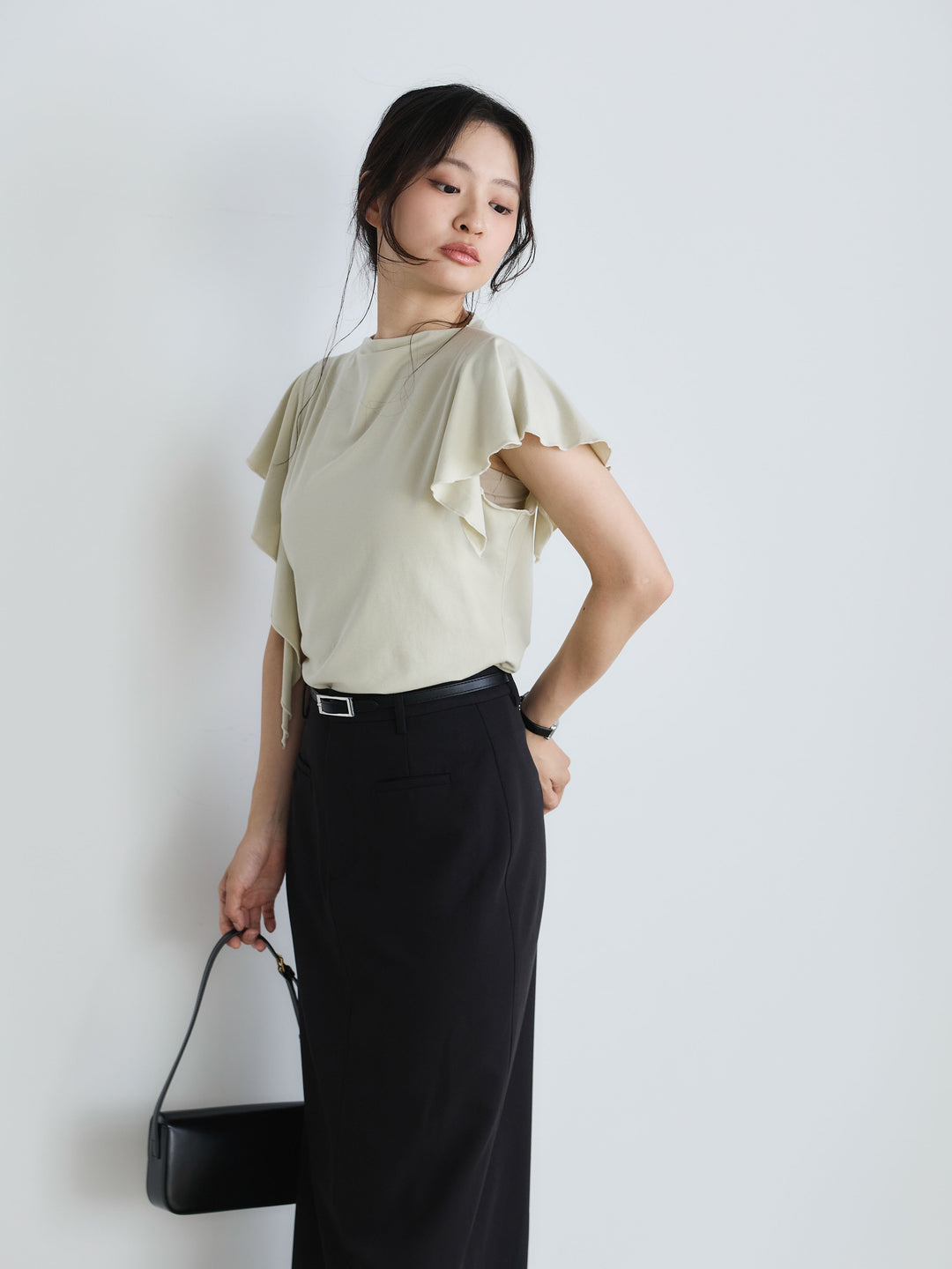 アシンメトリーフレアスリーブカットソー