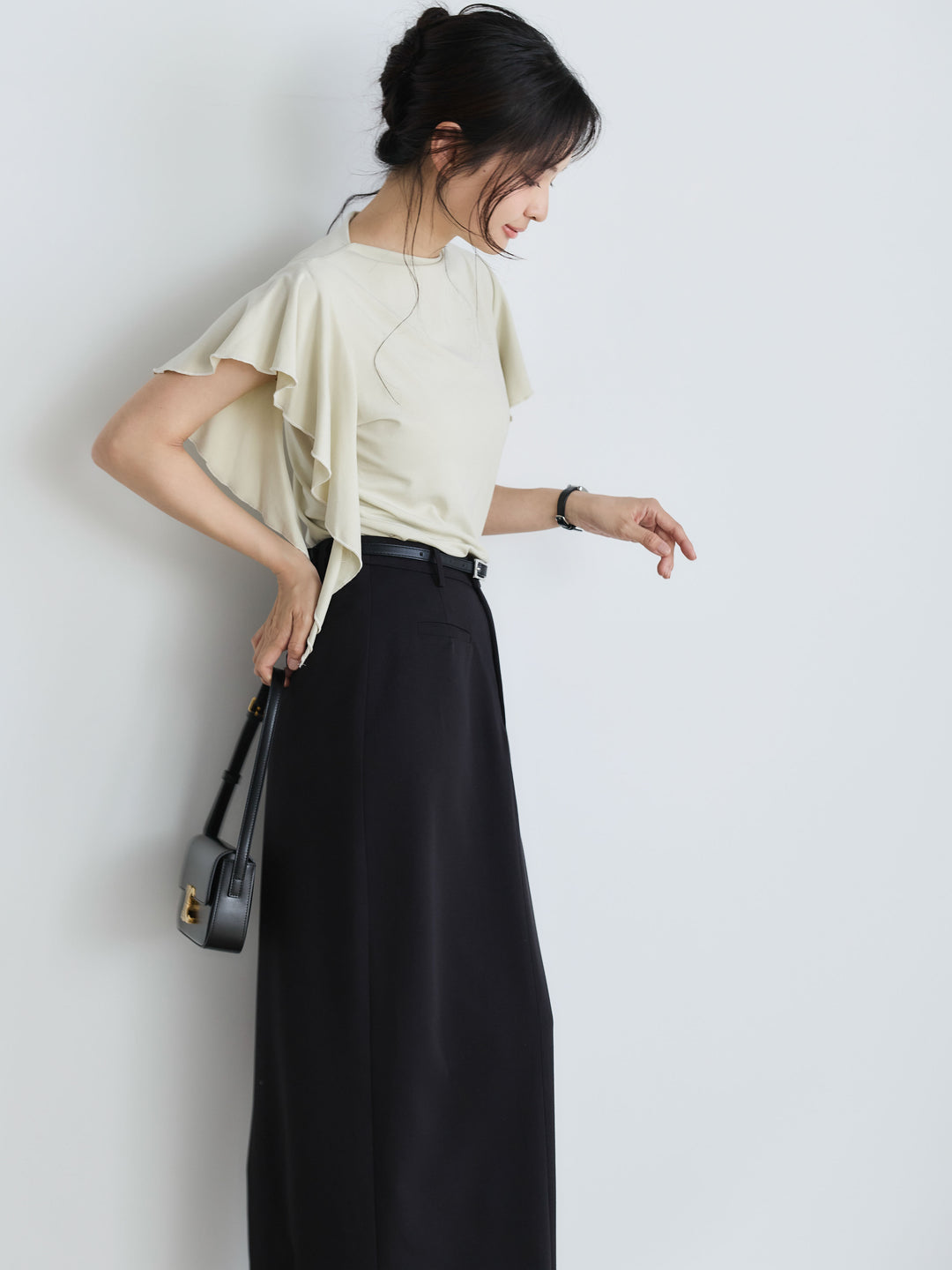 アシンメトリーフレアスリーブカットソー