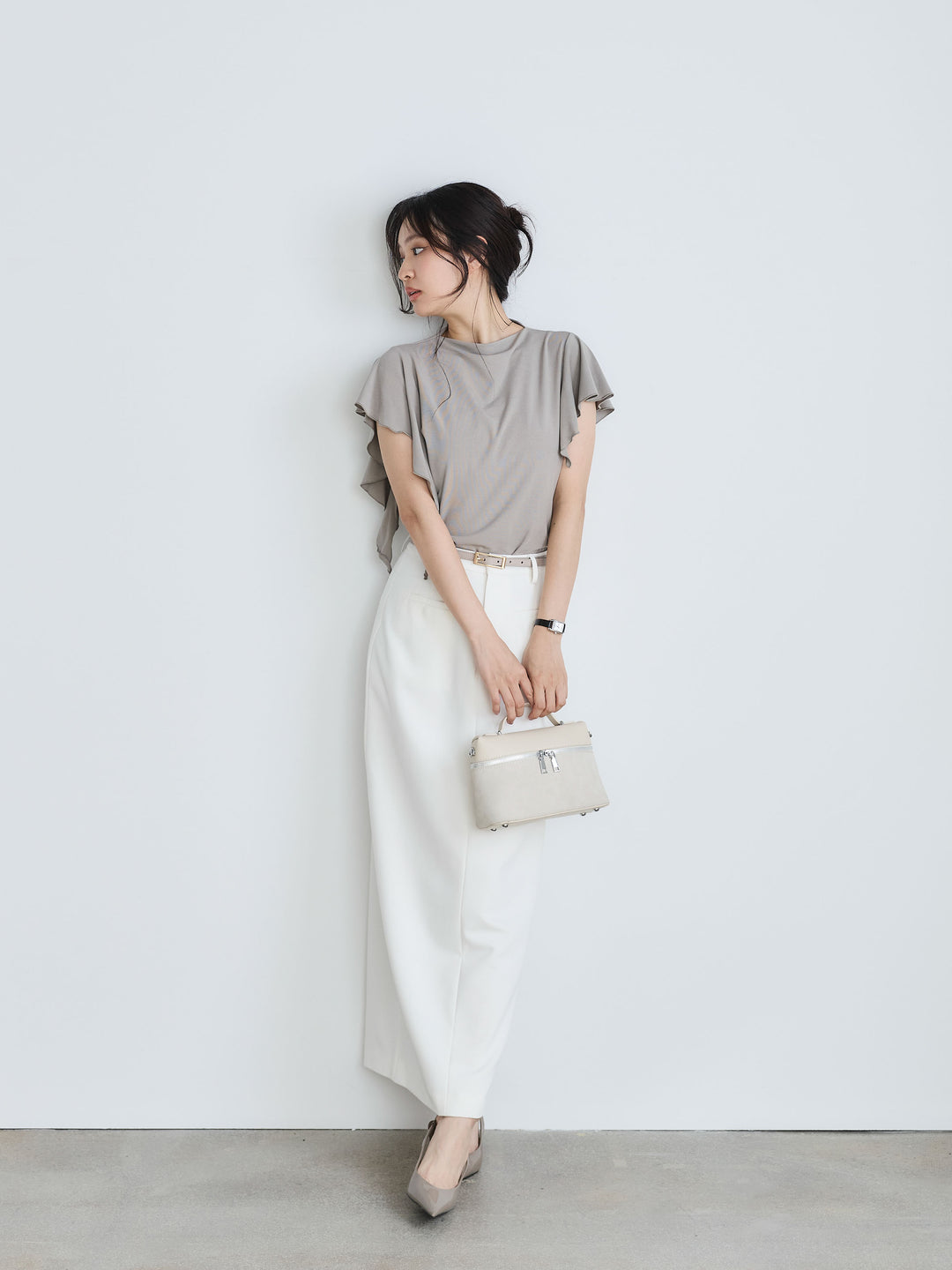 アシンメトリーフレアスリーブカットソー
