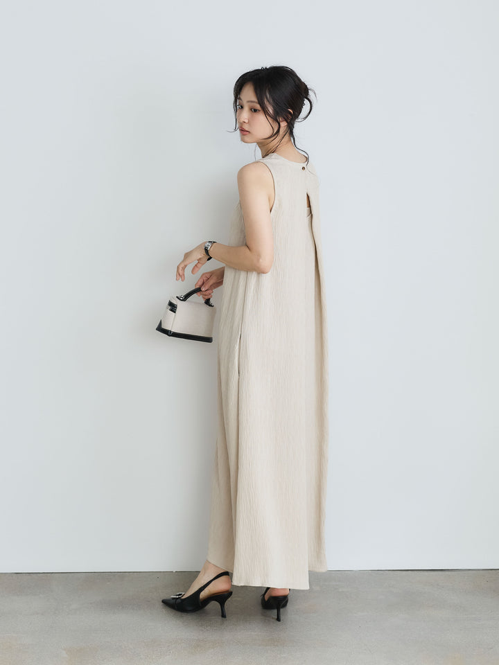 シワプリーツバックデザインノースリーブワンピース