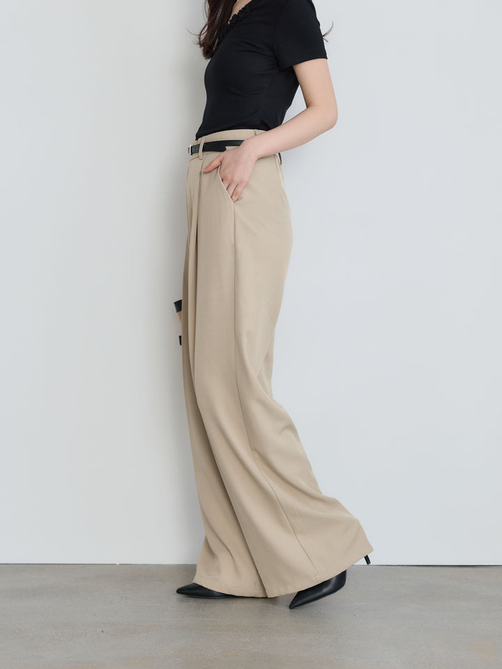 センタープレスベーシックストレートパンツ
