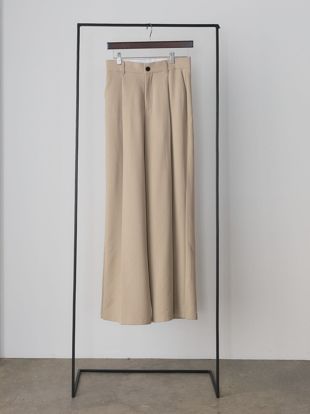 センタープレスベーシックストレートパンツ