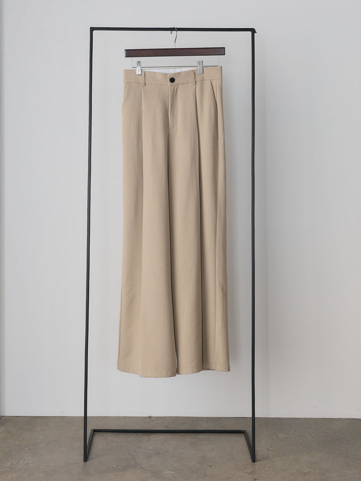 センタープレスベーシックストレートパンツ