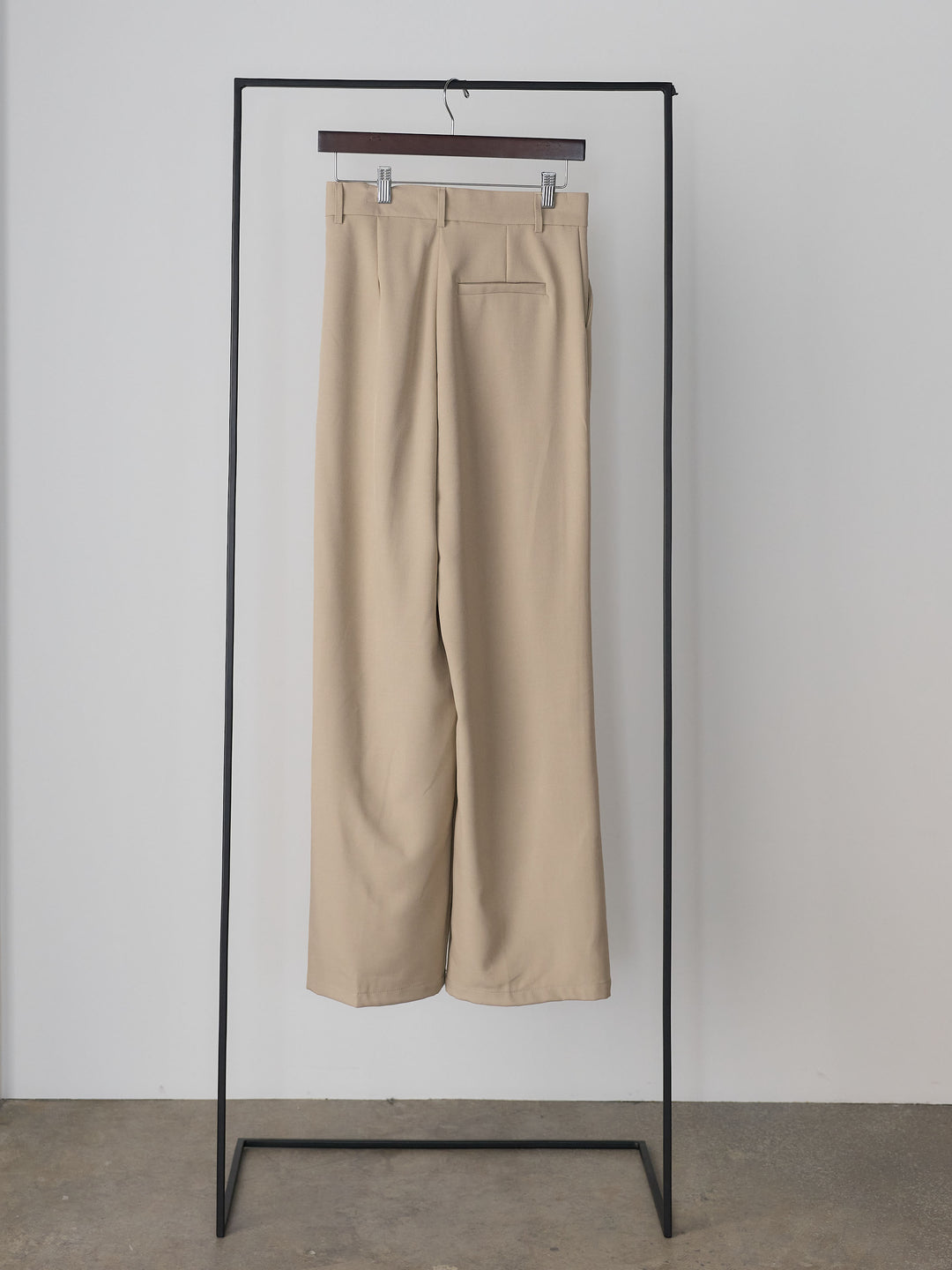 センタープレスベーシックストレートパンツ