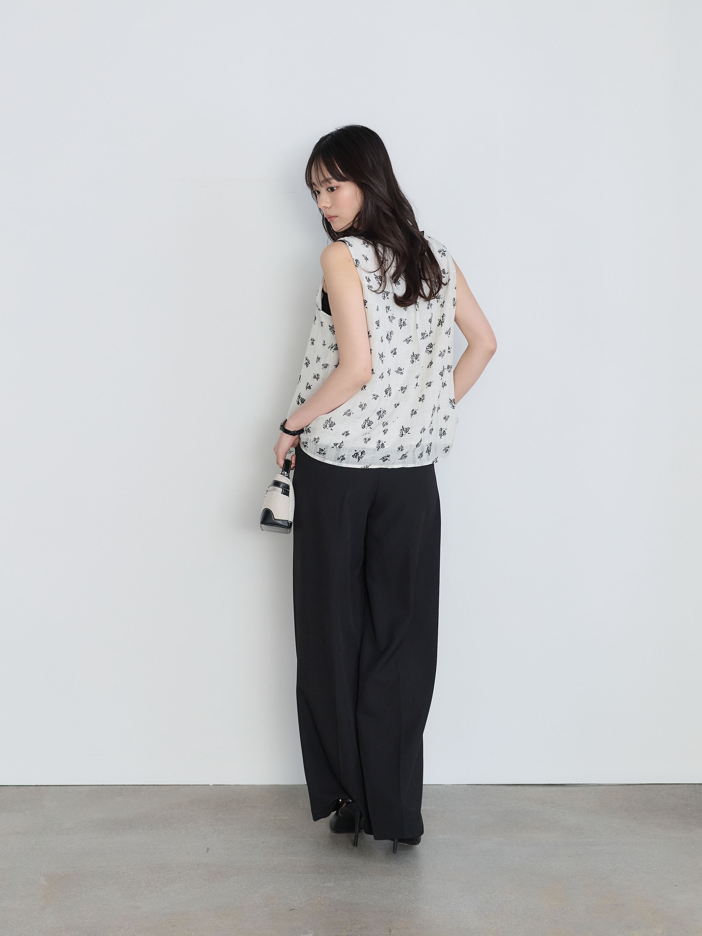 センタープレスベーシックストレートパンツ – nairo