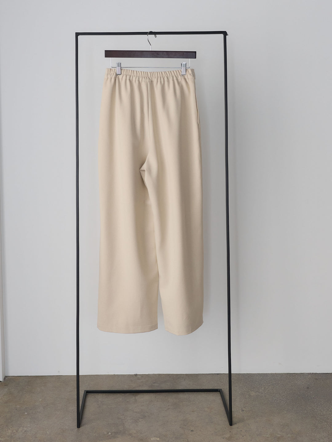 リネンタッチタックパンツ