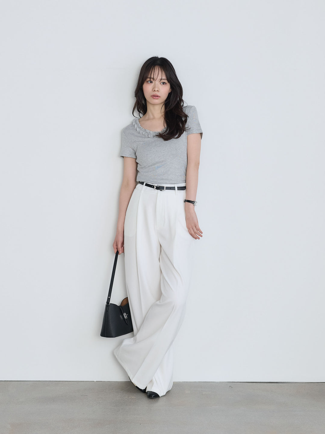 【SET】フリルネックTシャツ+センタープレスベーシックストレートパンツ(2set)