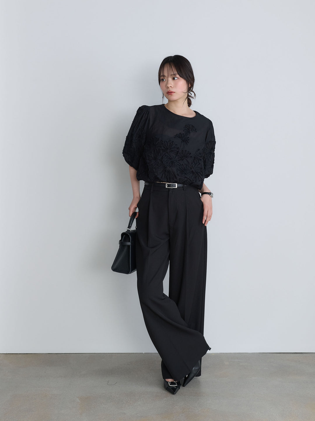【SET】テープ刺繍コットンパフスリーブブラウス+センタープレスベーシックストレートパンツ(2set)