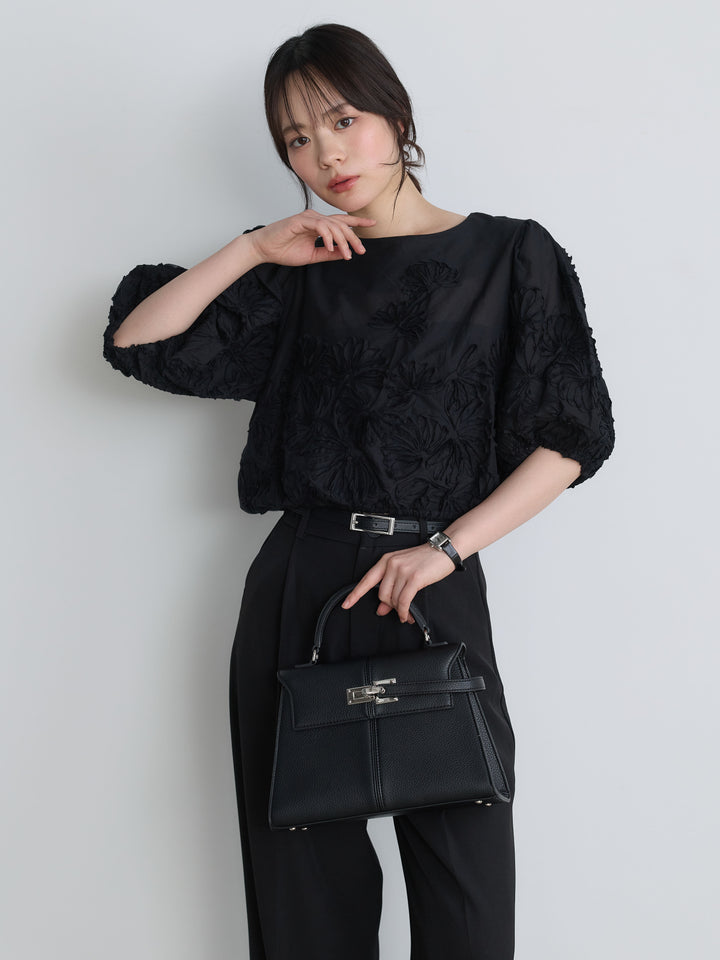 テープ刺繍コットンパフスリーブブラウス