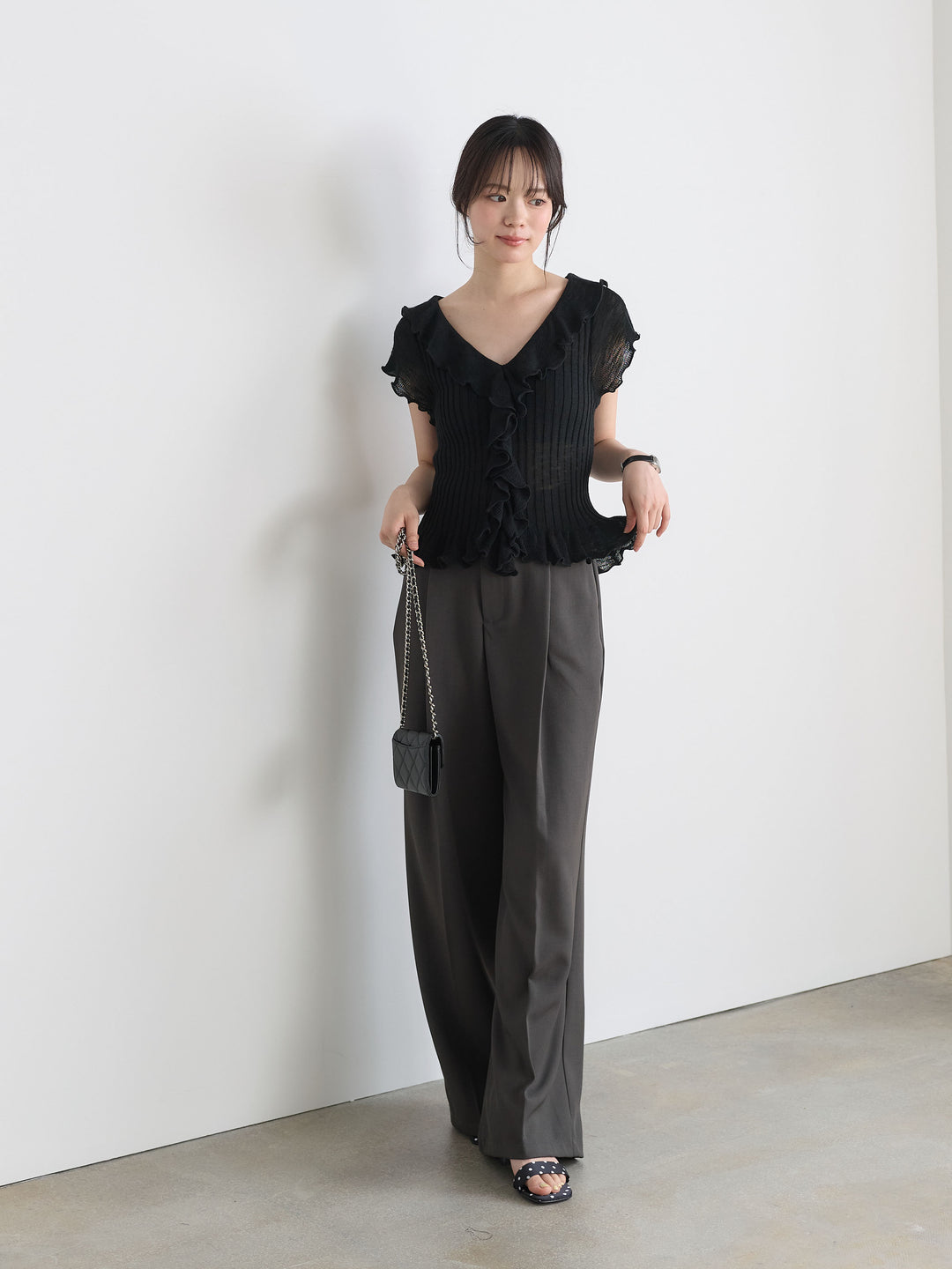 【SET】フレンチスリーブラッフルトップス+センタープレスベーシックストレートパンツ(2set)