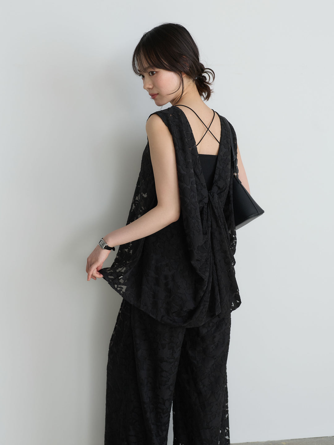 【SET】バックツイストシアージャガードノースリーブブラウス+カットリブカップ付きバッククロスキャミソール+シアージャガードワイドパンツ(3set)