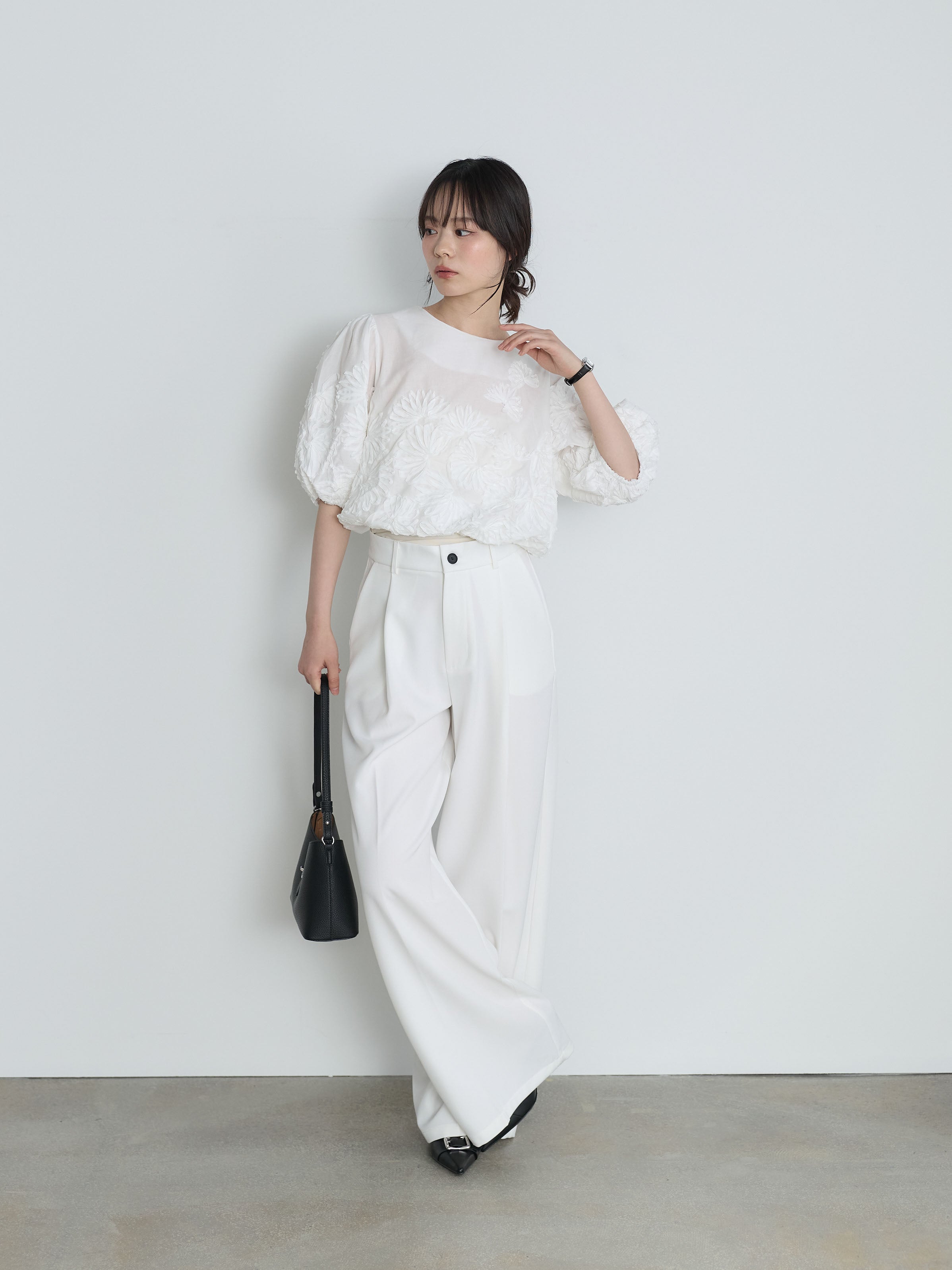 テープ刺繍コットンパフスリーブブラウス – nairo