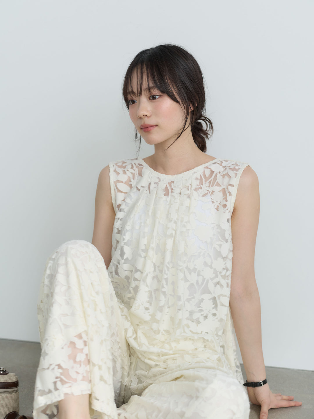 【SET】バックツイストシアージャガードノースリーブブラウス+カットリブカップ付きバッククロスキャミソール+シアージャガードワイドパンツ(3set)