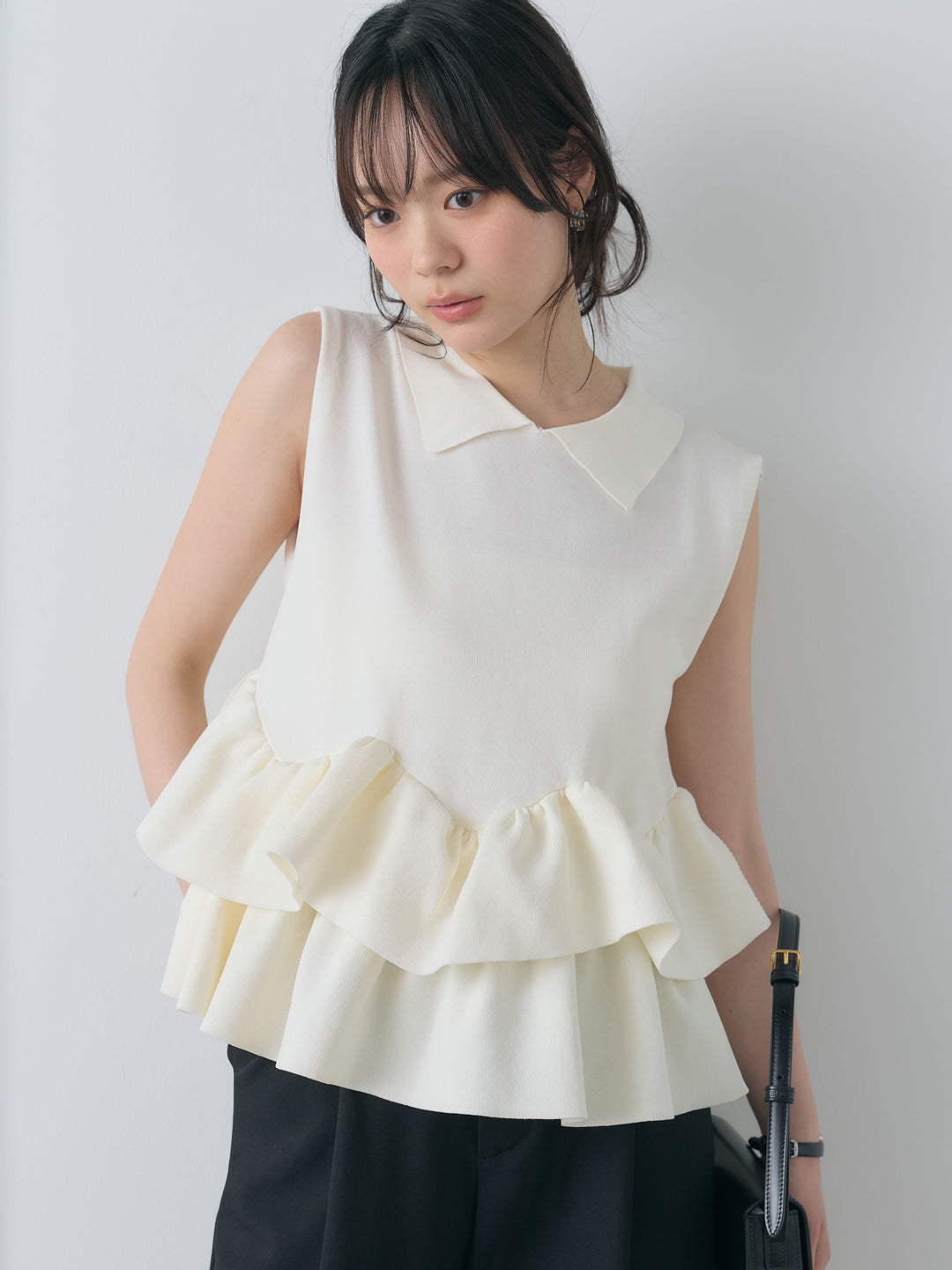 【SET】フリルペプラムノースリポロトップス+センタープレスベーシックストレートパンツ(2set)